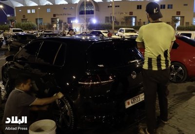 فيديو "البلاد": "تلميع السيارات" في مدينة عيسى.. هوس أم هواية؟