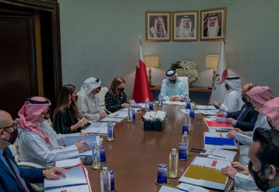 خالد بن حمد يشيد بإنجازات اللجنة الأولمبية