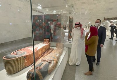 وزير الصناعة يقوم بزيارة الى المتحف القومي للحضارة المصرية بالقاهرة