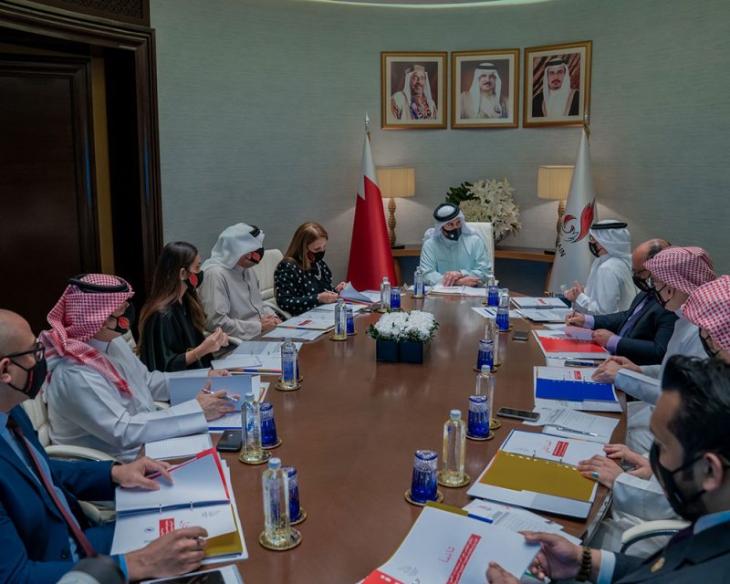 خالد بن حمد يشيد بإنجازات اللجنة الأولمبية