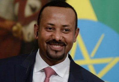 آبي أحمد يعود لمكتبه في أديس أبابا بعد انتهاء المرحلة الأولى من العملية العسكرية