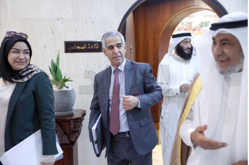 النواب بعد رفع الجلسة