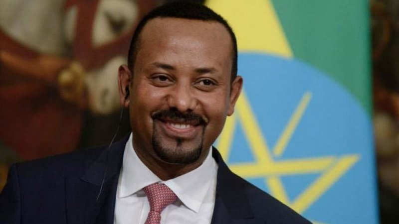 آبي أحمد يعود لمكتبه في أديس أبابا بعد انتهاء المرحلة الأولى من العملية العسكرية