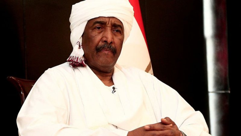 البرهان: نقول لحمدوك امضِ والقوات المسلحة تقف إلى جانبك