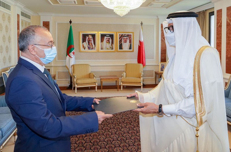وزير الخارجية يتسلم نسخة من أوراق اعتماد سفير الجزائر