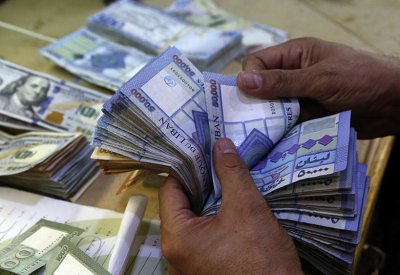 مصرف لبنان يحدد سعر صرف جديد للسحب من الودائع.. 8000 ليرة للدولار
