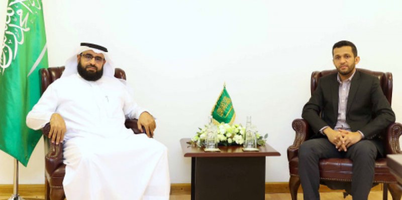 نائب السفير السعودي صالح العتيبي في لقاء خاص مع “البلاد”: زيارة الأمير محمد بن سلمان تضيف فصلا جديدا للعلاقات البحرينية السعودية