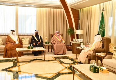 سمو أمير المنطقة الشرقية يستقبل سفير البحرين في الرياض بمناسبة انتهاء فترة عمله