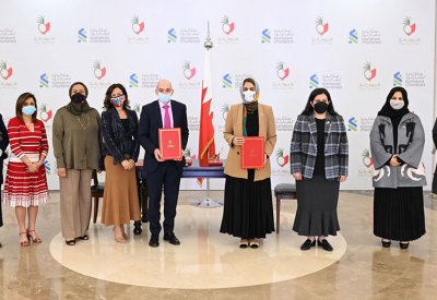 الأعلى للمرأة وستاندرد تشارترد يعززان تعاونهما لدعم مشاركة المرأة الاقتصادية واستقرارها الأسري