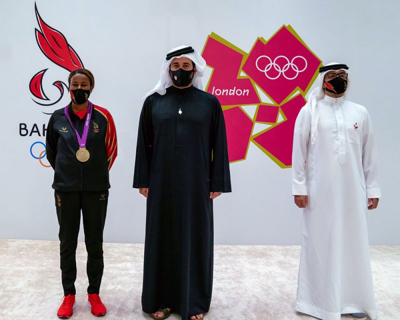 خالد بن حمد يتوج البطلة مريم جمال بالميدالية الذهبية لأولمبياد لندن 2012