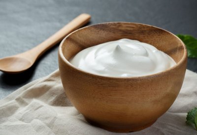 لهؤلاء.. تناولوا الزبادي يوميا