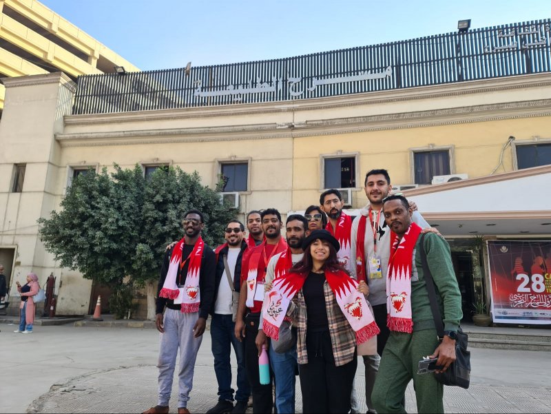 فرقة مسرح جلجامش تحتفل بالعيد الوطني من القاهرة