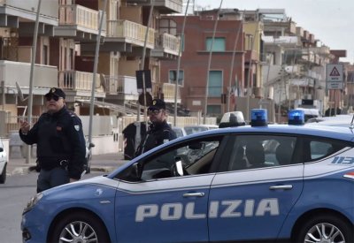 فضيحة أخلاقية مدوية بإيطاليا.. والضحايا 400 امرأة