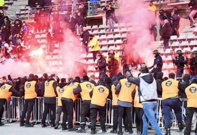 كأس فرنسا.. إلغاء مباراة بسبب شغب الجماهير