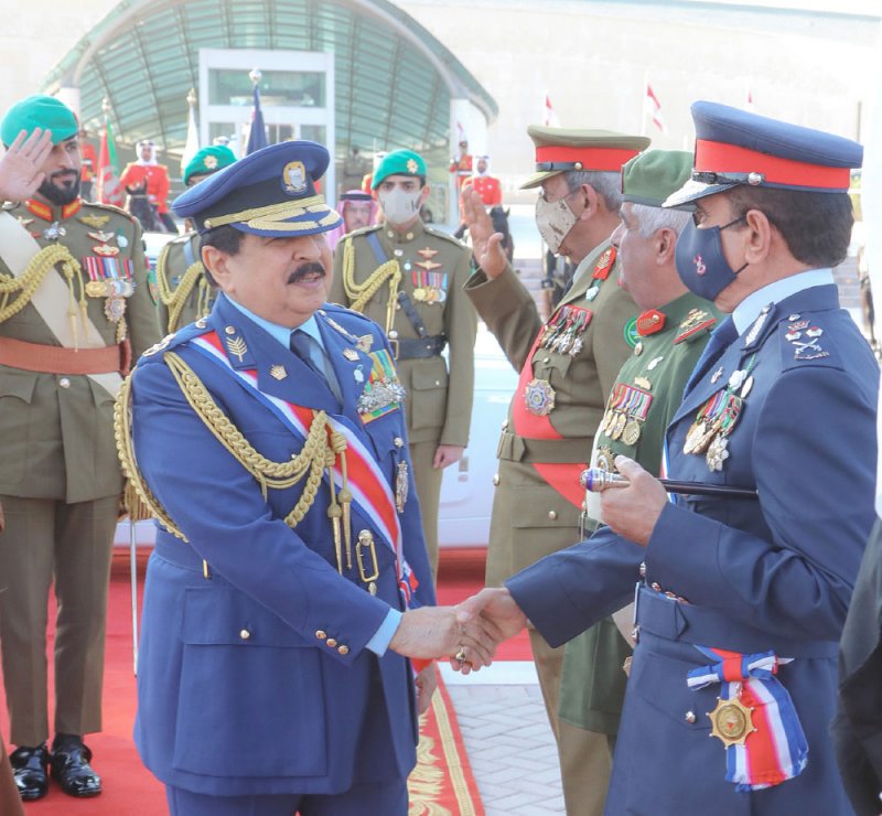 شهداؤنا وهبوا أرواحهم فداء للبحرين في ساحة الشرف وميدان البطولة