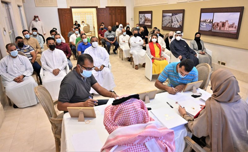 بالصور: الإسكان تواصل توزيع وحدات المدن الجديدة على المنتفعين