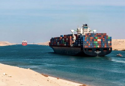 قناة السويس.. إيرادات "غير مسبوقة" خلال 2021