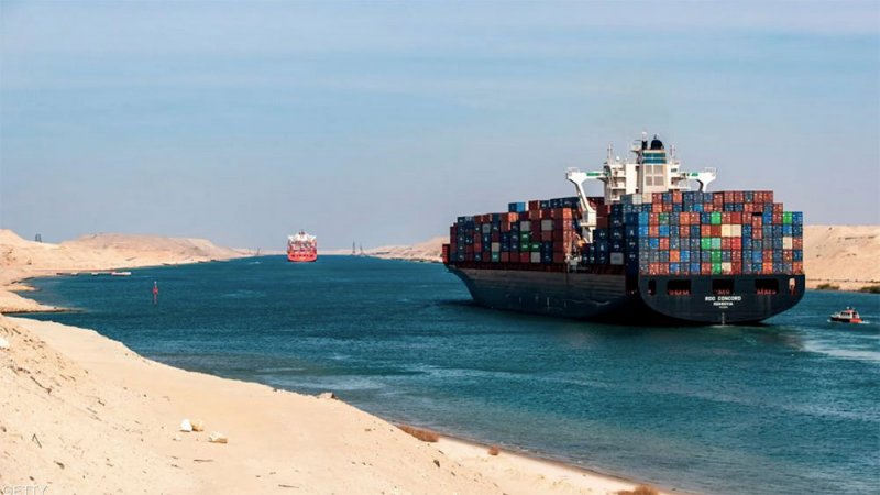 قناة السويس.. إيرادات "غير مسبوقة" خلال 2021
