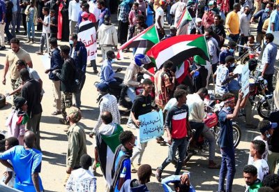 السودان.. تنديد بـ"العنف" وحمدوك والبرهان يحذّران
