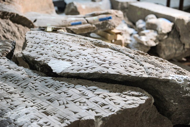 متحف الموصل.. عملية دؤوبة لترميم قطع أثرية دمّرها "داعش"