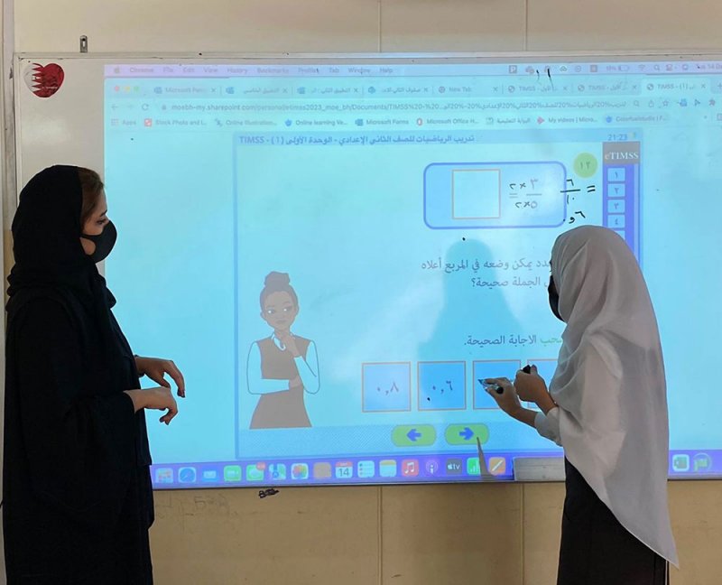 معلمة بحرينية تُحوّل الرياضيات إلى أكثر المواد سهولة ومتعة