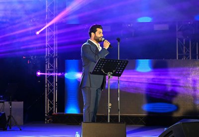 محمود التركي مسك ختام حفلات "أم الإمارات"