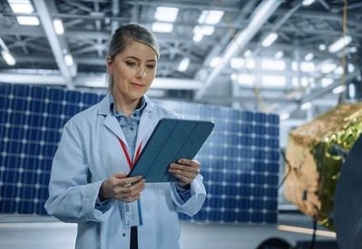 دراسة مفاجئة.. علماء الصواريخ وجراحو المخ ليسوا أكثر ذكاءً منك