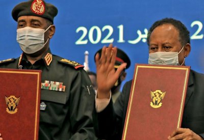 السودان.. حمدوك يتراجع عن الاستقالة بعد اجتماع مع البرهان