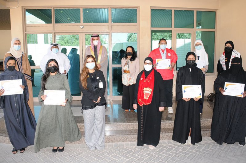 وزير التربية والتعليم يكرم عدداً من المعلمين أصحاب المشاريع والمبادرات المدرسية المميزة
