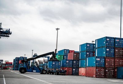 صادرات السعودية غير النفطية تقفز 25.5% في أكتوبر 2021