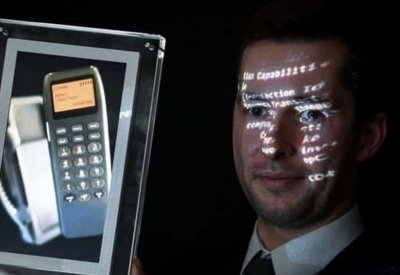 بيع أول رسالة هاتف نصية في العالم بطريقة غريبة.. هذا ثمنها!