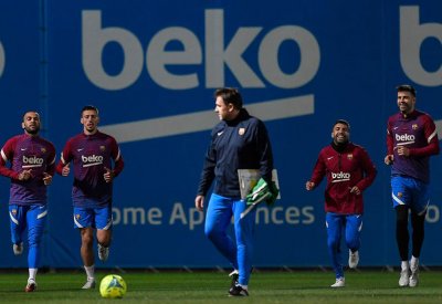 فيروس كورونا يضرب برشلونة