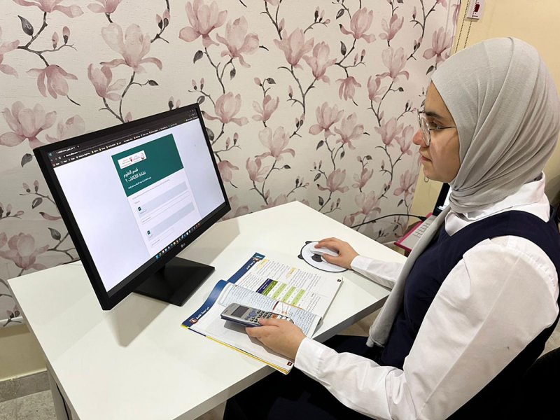 مديرو مدارس يؤكدون انتظام التطبيقات الشاملة لجميع الطلبة