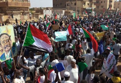 حمدوك يسابق الوقت.. وجدل الاستقالة يتجدد يومياً