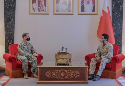 سمو مستشار الأمن الوطني قائد الحرس الملكي يستقبل قائد القوات البحرية بالقيادة المركزية الأمريكية قائد الأسطول الخامس‎‎