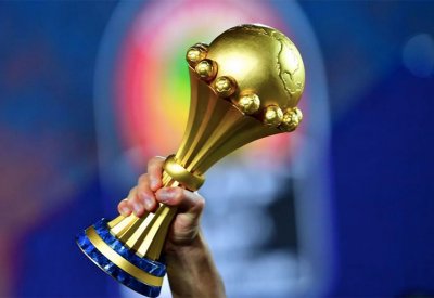 أسطورة إنجلترا ينتقد التعامل "العنصري" مع كأس أمم أفريقيا