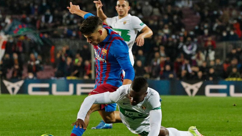 مدرب المغرب: برشلونة لا يحترم كأس إفريقيا