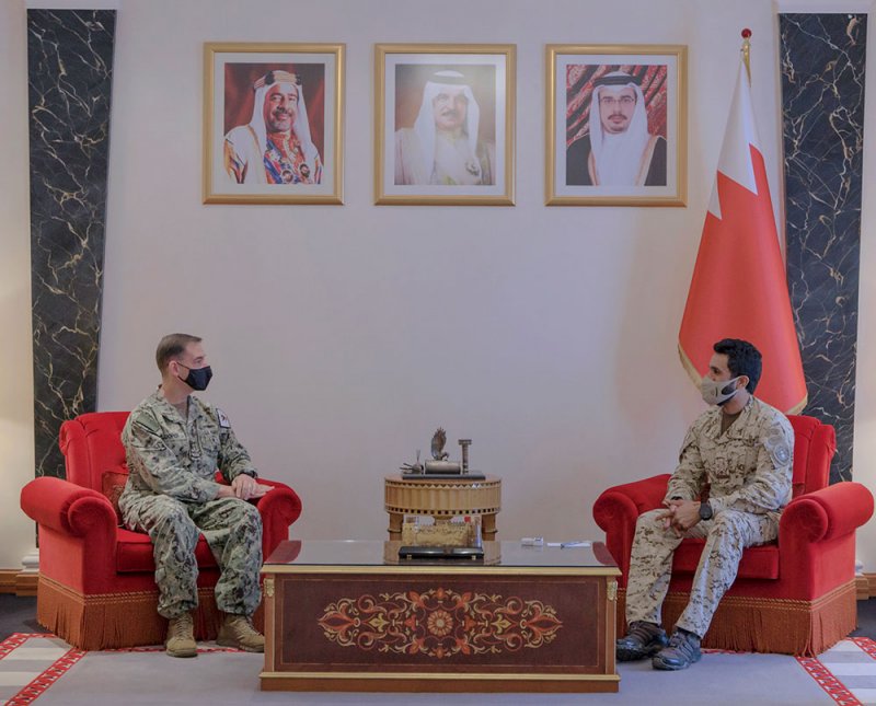 سمو مستشار الأمن الوطني قائد الحرس الملكي يستقبل قائد القوات البحرية بالقيادة المركزية الأمريكية قائد الأسطول الخامس‎‎