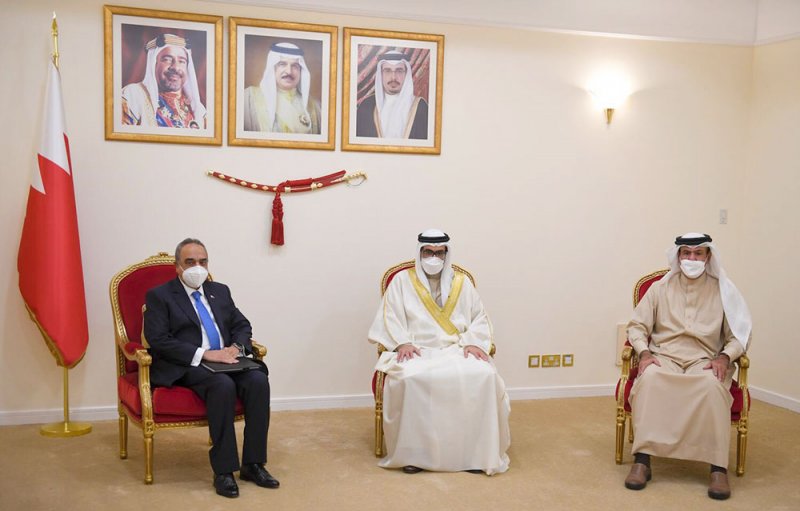 سمو محافظ الجنوبية يبحث مع وزير الأشغال إنشاء وتطوير مشاريع البنية التحتية والخدمية في مناطق المحافظة