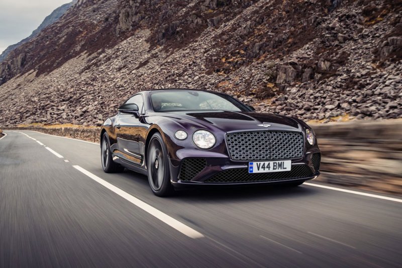 Bentley تطرح GT Mulliner Blackline المتميّزة بلمسات داكنة