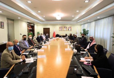 جامعة البحرين تؤكد أهمية نشر وتعزيز القيم الوطنية والانتماء بين طلبتها