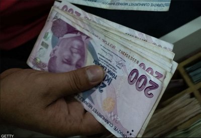 هبوط جديد في الليرة التركية وسط قلق من زيادة التضخم