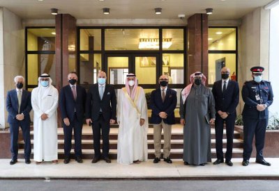 وكيل الجنسية والجوازات والإقامة يجتمع مع عدد من مدراء الفنادق