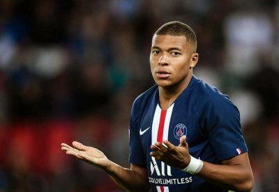 ريال مدريد يحدد موعد توقيع مبابي