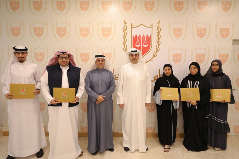 الأمانة العامة للمجلس الأعلى للقضاء تختتم برنامج العيادة القانونية لطلبة كلية القانون بجامعة البحرين