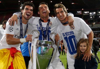 نجم ريال مدريد يتحول إلى صيد الأسماك