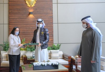 ناصر بن حمد يستقبل وزيرة الصحة ورئيس مؤتمر "طب القلب الرياضي"