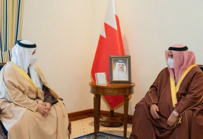 مستشار جلالة الملك للشؤون الدبلوماسية يستقبل سفير البحرين المعين لدى السعودية