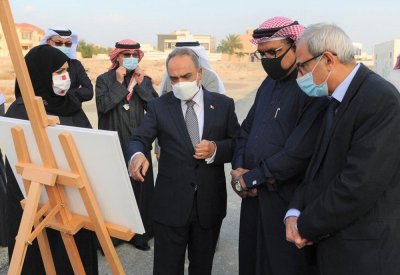 وزير الأشغال يطلع على مشروع تطوير طرق ومداخل ومخارج سوق واقف