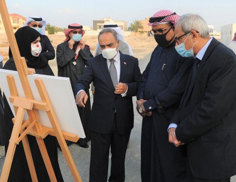 وزير الأشغال يطلع على مشروع تطوير طرق ومداخل ومخارج سوق واقف
